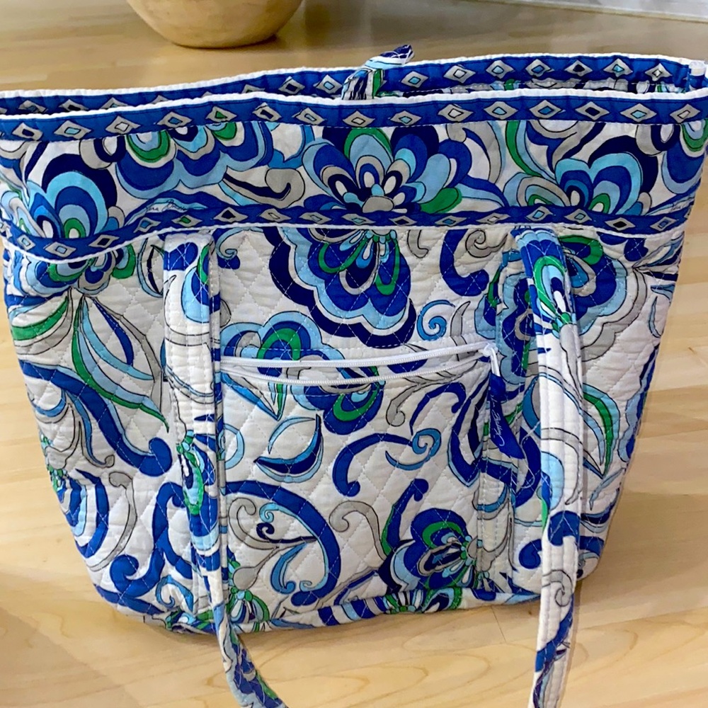 Vera Bradley Mediterranean white pattern Tote